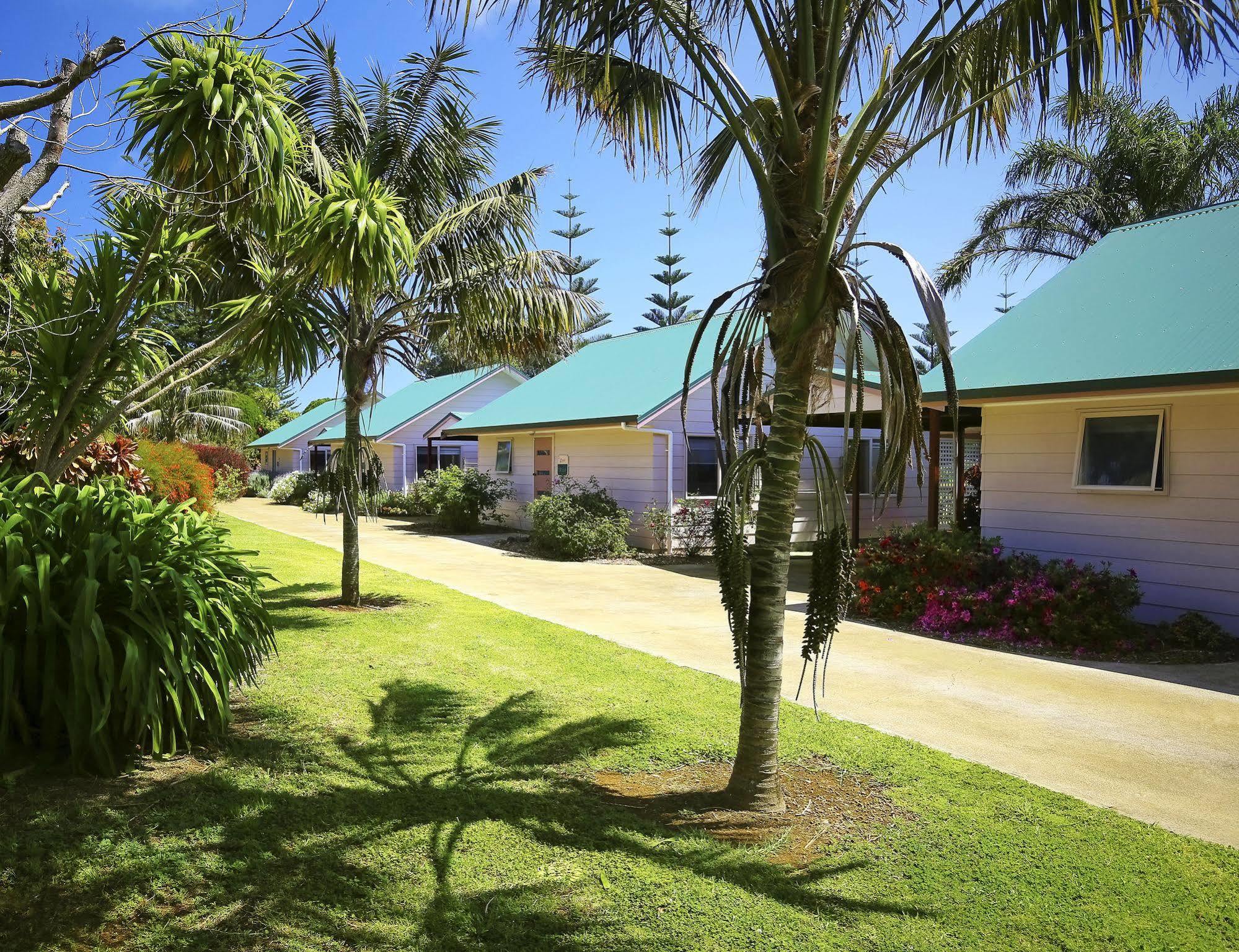 Poinciana Cottages Burnt Pine Εξωτερικό φωτογραφία