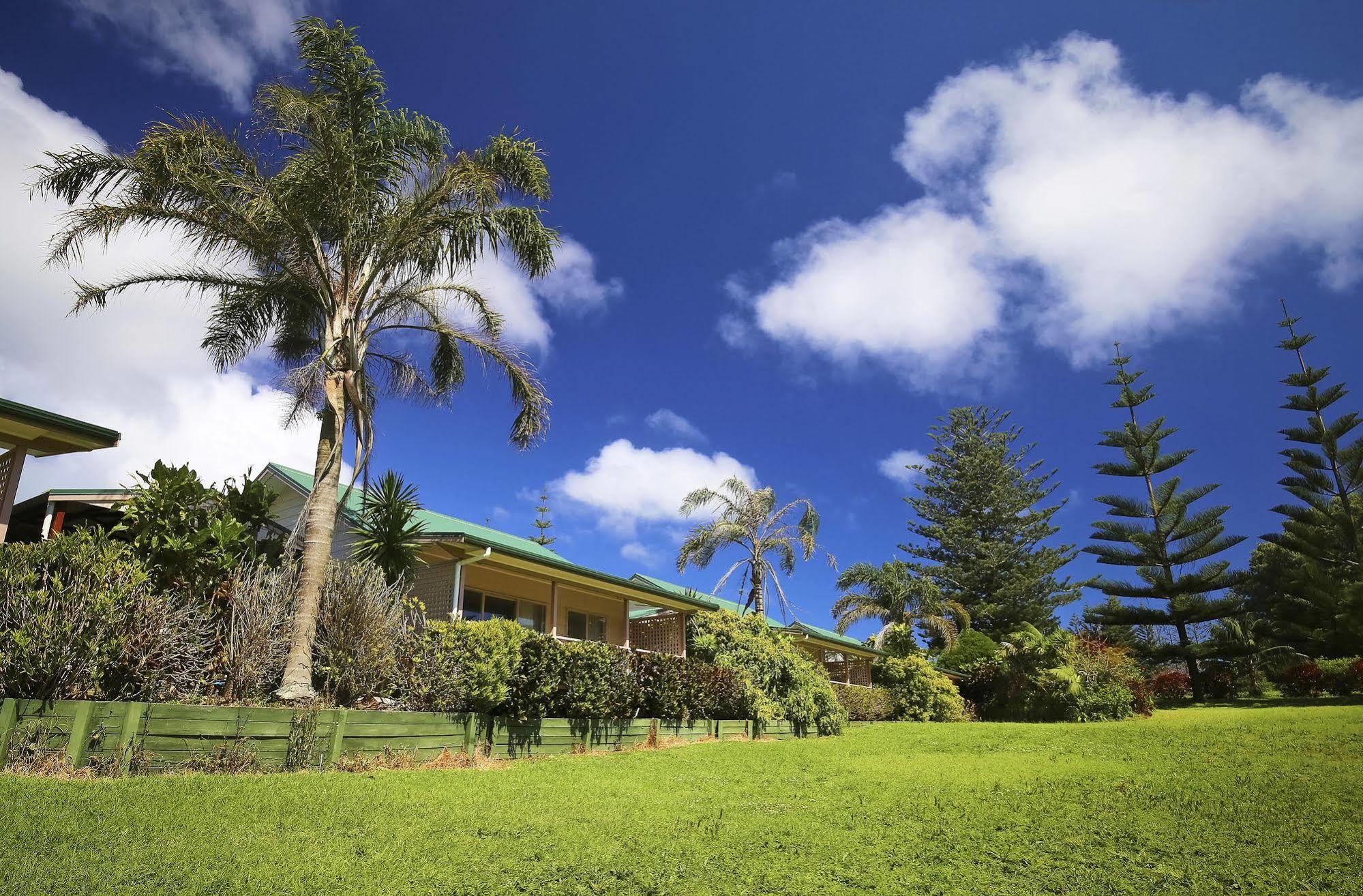 Poinciana Cottages Burnt Pine Εξωτερικό φωτογραφία